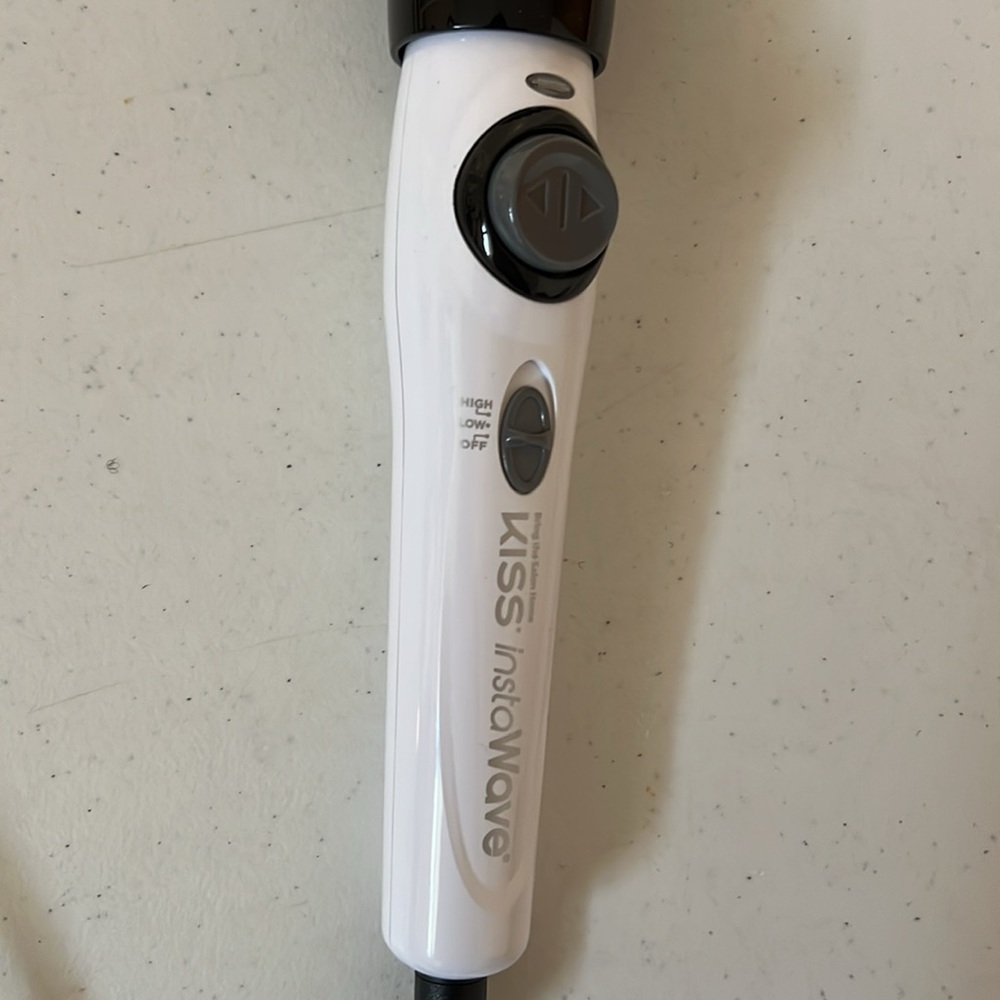 Kiss Professional Black and White Hair Curler - Picture 2 of 3